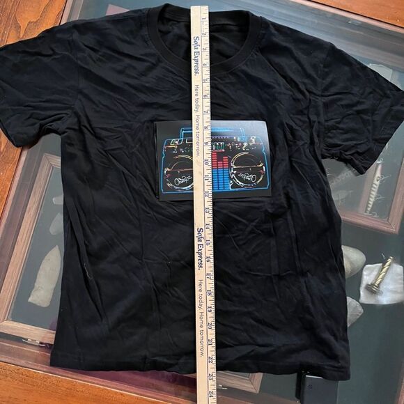 NEW UNISEX Sound Activated LED T-Shirt Light Up Flashing T-Shirt CROSS M… - Picture 9 of 11